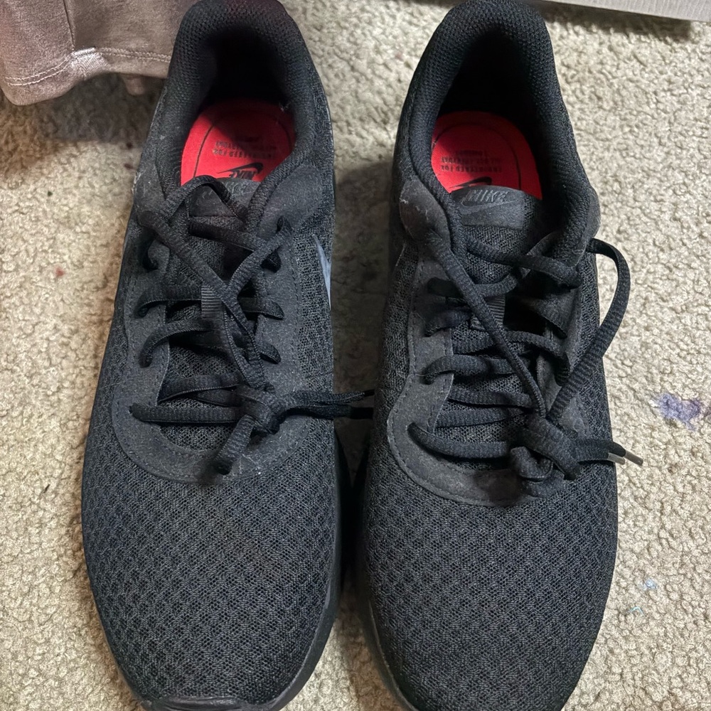 Nike Black Women's Sneakers